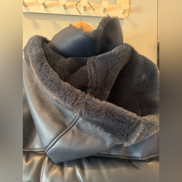 REBECCA MINKOFF VEGAN LEATHER CROP JACKET - Picture 5 of 10